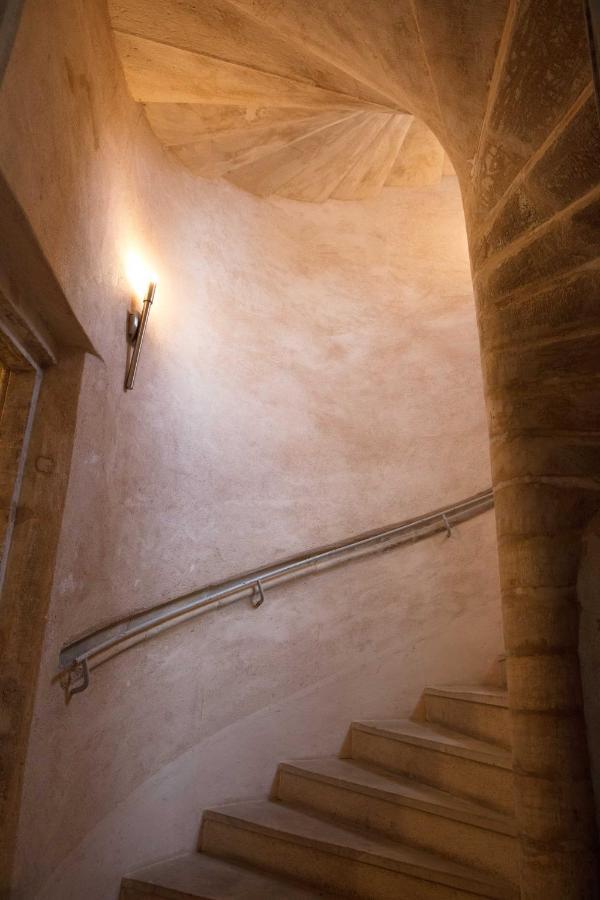 Appartement A-Mi-Chemin - Centre-Ville De Tournus Exterior foto
