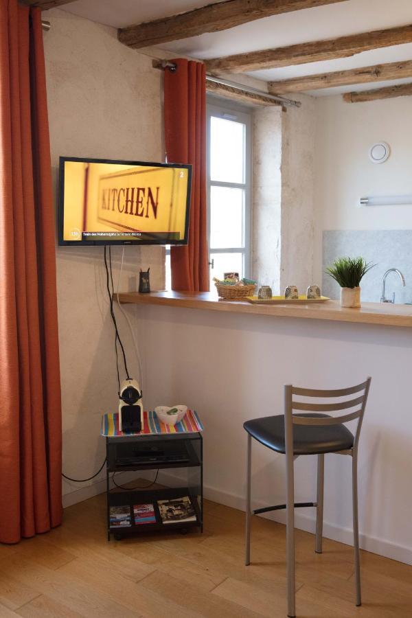 Appartement A-Mi-Chemin - Centre-Ville De Tournus Exterior foto